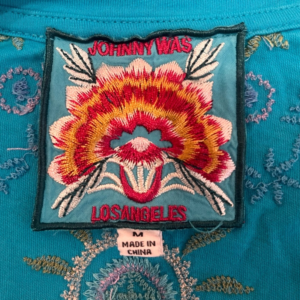 Johnny Was Oriel Flutter Sleeve Tee Embroidered Bohemian - Medium - EUC - Picture 11 of 12